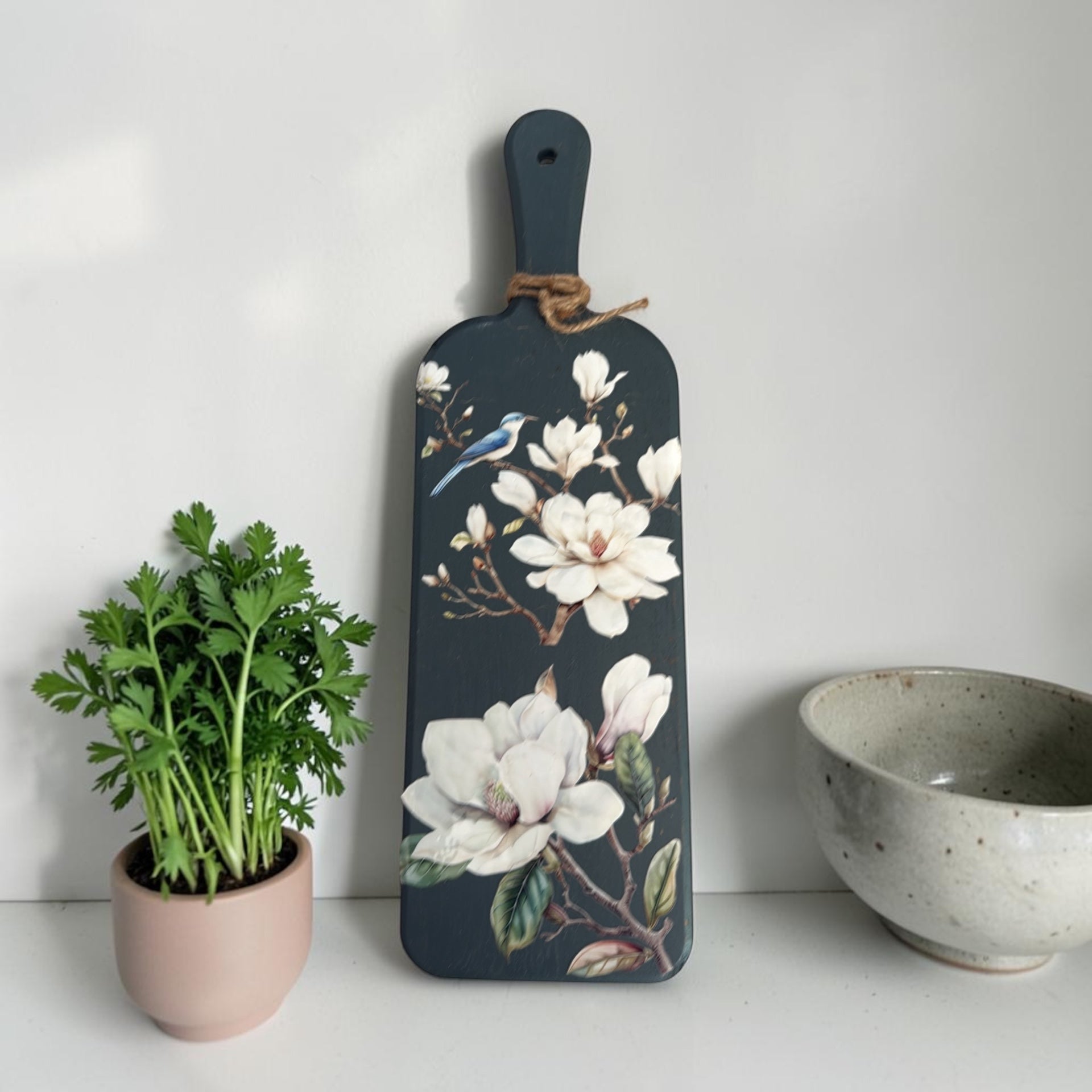 Vintage Cobalt Blue Floral Tall Wooden Cutting Board – Decorative Kitchen Serving Plaque